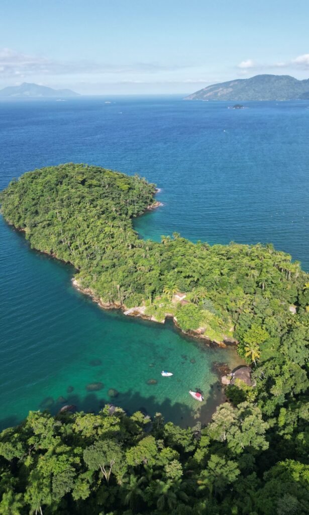 Passeio de Lancha Angra e Ilha Grande - Blessed Tour Passeios Náuticos