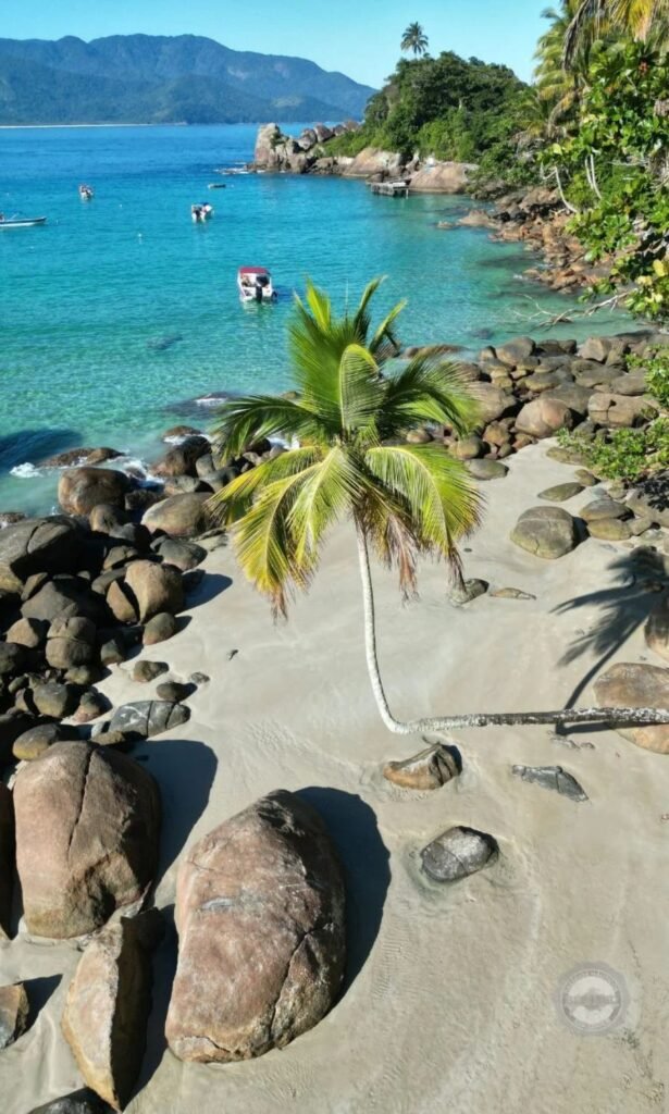 Passeio de Lancha Angra e Ilha Grande - Blessed Tour Passeios Náuticos