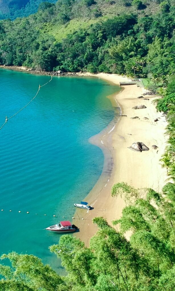 Passeio de Lancha Angra e Ilha Grande - Blessed Tour Passeios Náuticos