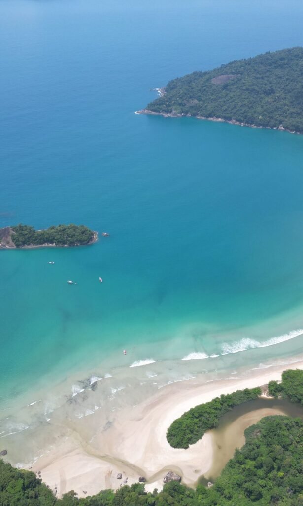Passeio de Lancha Angra e Ilha Grande - Blessed Tour Passeios Náuticos