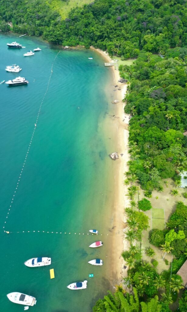 Passeio de Lancha Angra e Ilha Grande - Blessed Tour Passeios Náuticos