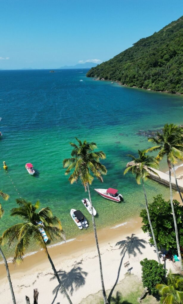 Passeio de Lancha Angra e Ilha Grande - Blessed Tour Passeios Náuticos