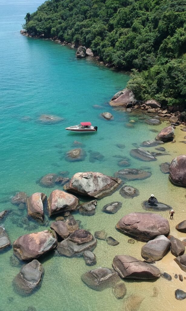 Passeio de Lancha Angra e Ilha Grande - Blessed Tour Passeios Náuticos