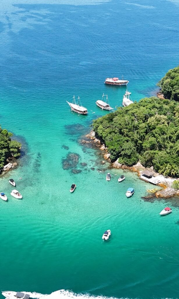 Passeio de Lancha Angra e Ilha Grande - Blessed Tour Passeios Náuticos