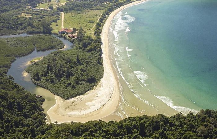 Praia de Dois Rios - Blessed Tour Passeio de Lancha